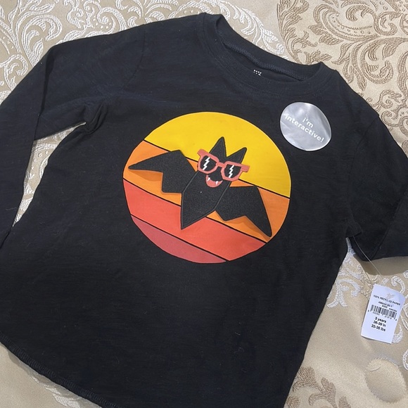 BNWT GAP INTERACTIVE HALLOWEEN BAT LONG SLEEVE T-SHIRT SIZE 3T - Picture 2 of 6
